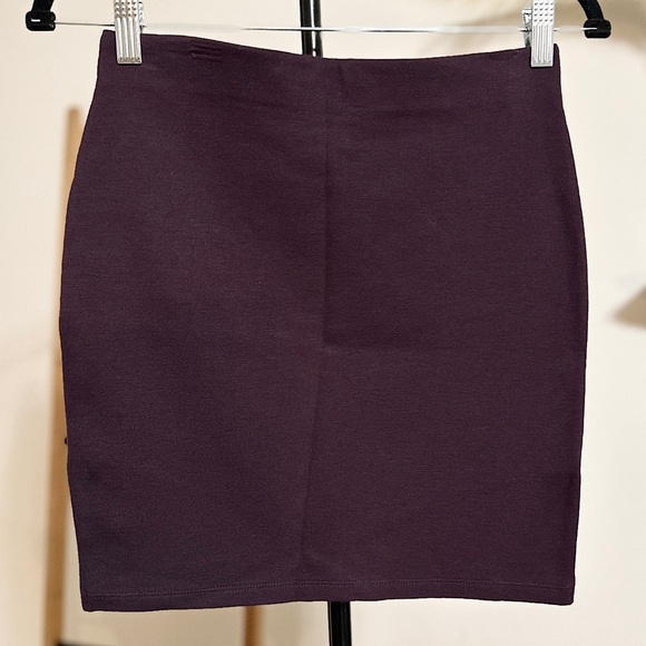 Aritzia Tulula mini pull on tulip skirt - Picture 6 of 7